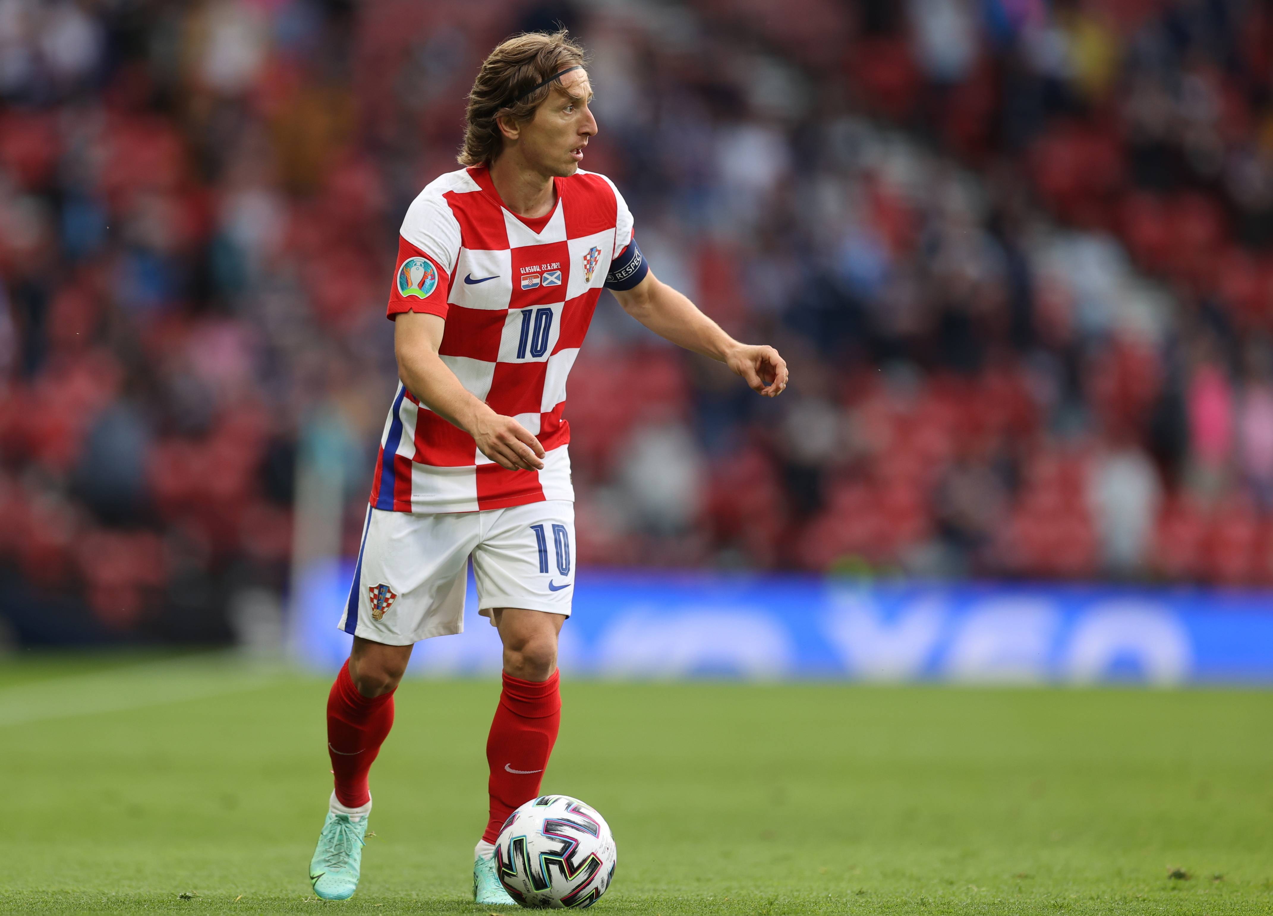 萨拉赫将被提供丰厚的利物浦离队机会“仅在一个条件下”