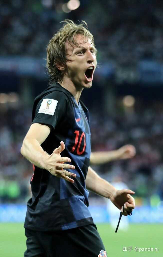 假动作的艺术：利用“假装犹豫”来掩盖你的强牌。（伪装之道：用“假犹豫”遮蔽你的强牌）