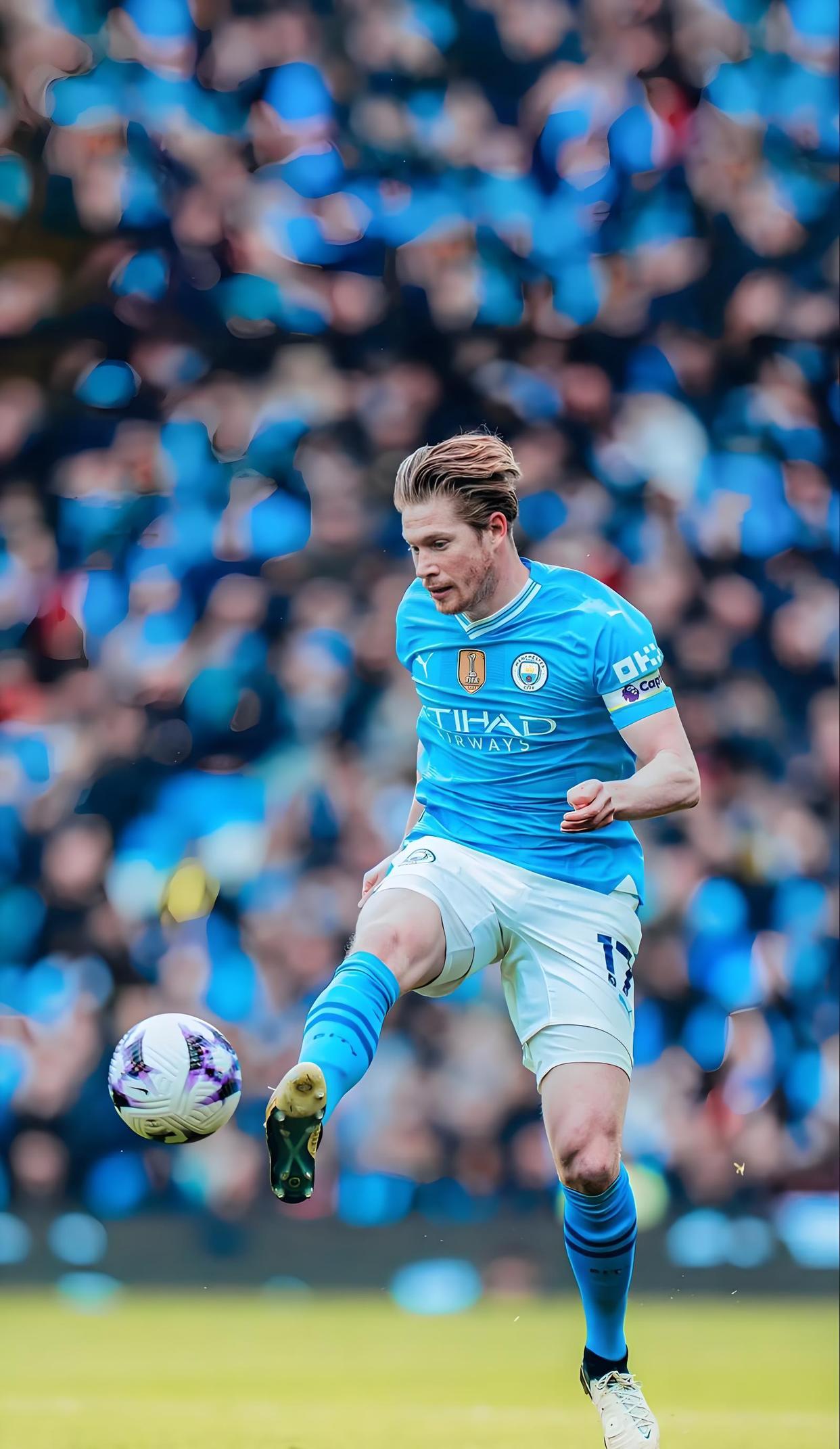 官方：纽卡斯尔联与17岁后卫埃皮亚签下职业合同