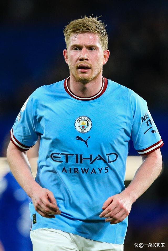 2025 赛季：中信兄弟队在台湾大赛失利后，球迷集体在球场外守候表示支持