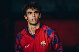 德州扑克 vs 风险投资：为什么顶级 VC 都在牌桌上寻找猎物？（德州扑克与风投：顶级VC为何在牌桌上物色机会？）